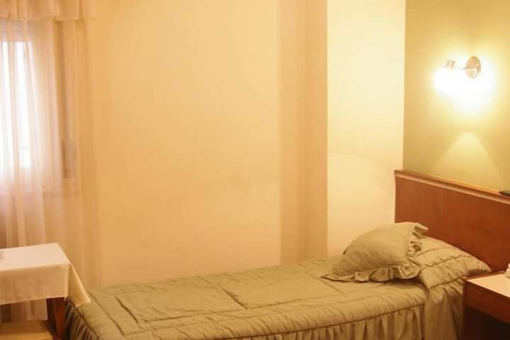 Room 17 of 39