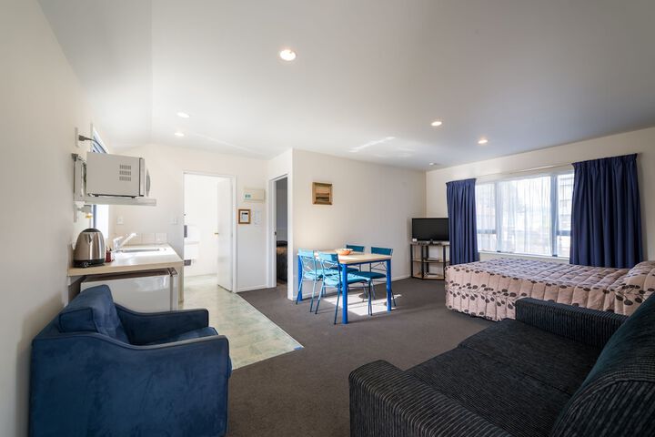 Room 4 of 36