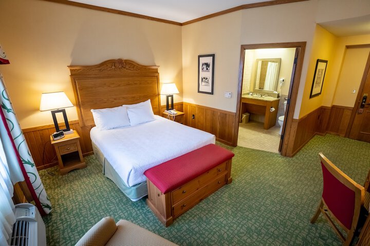 Premier 2 Queen Beds (11 of 13)