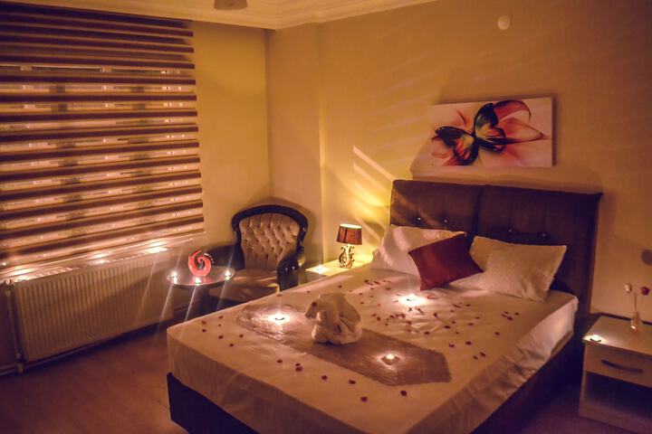 Room 4 of 28