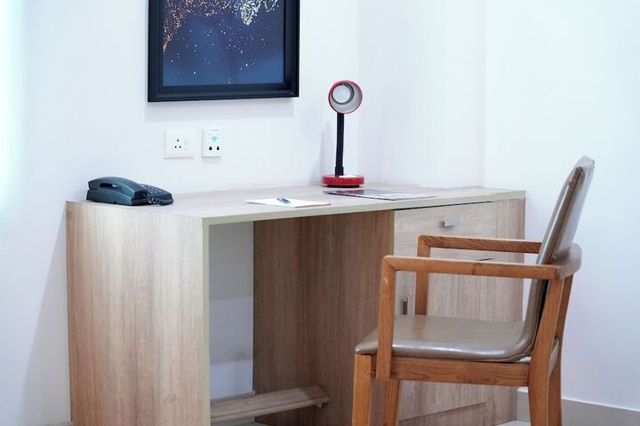 Room 18 of 32