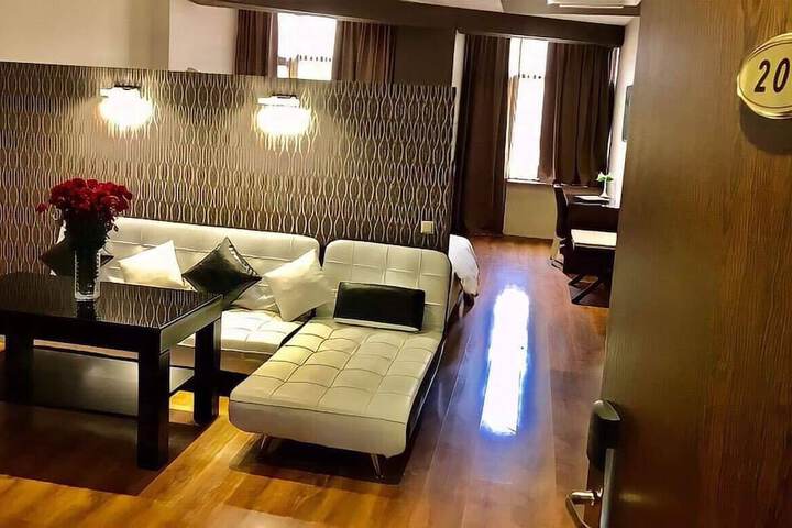 Room 54 of 100