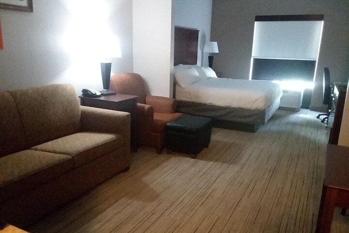 Room 2 of 59