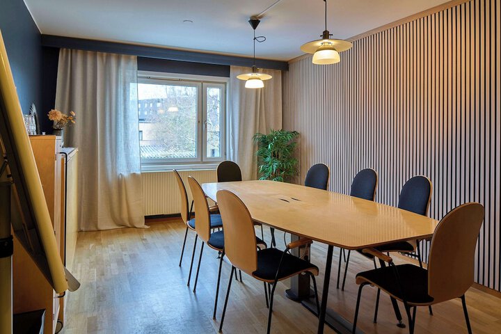 Meeting facility