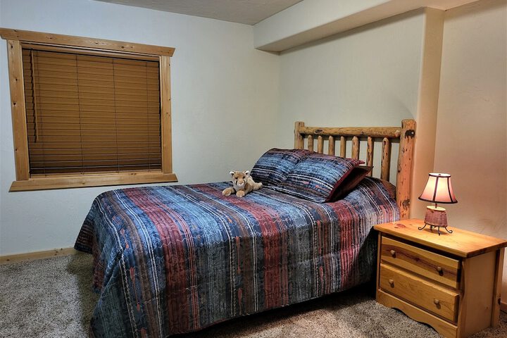 Room 27 of 71
