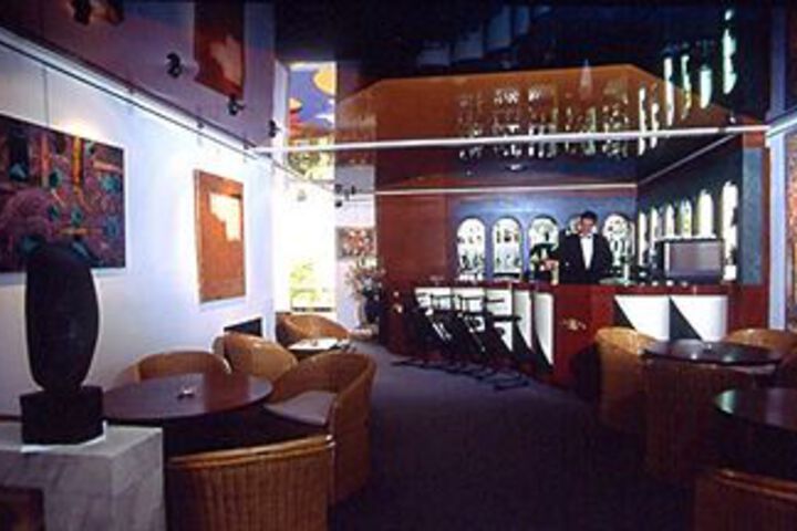 Lounge 12 of 15