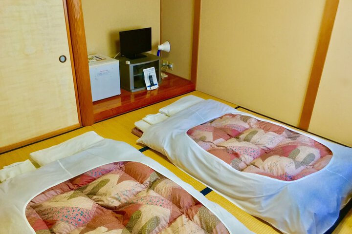 Room 15 of 33