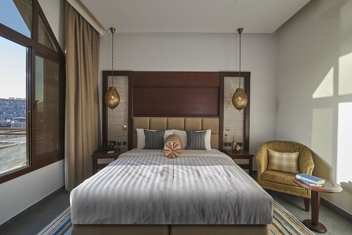 Room 3 of 20