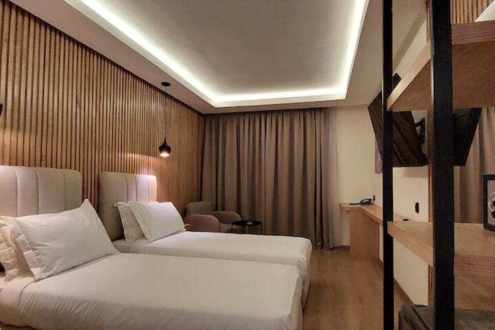 Room 40 of 84