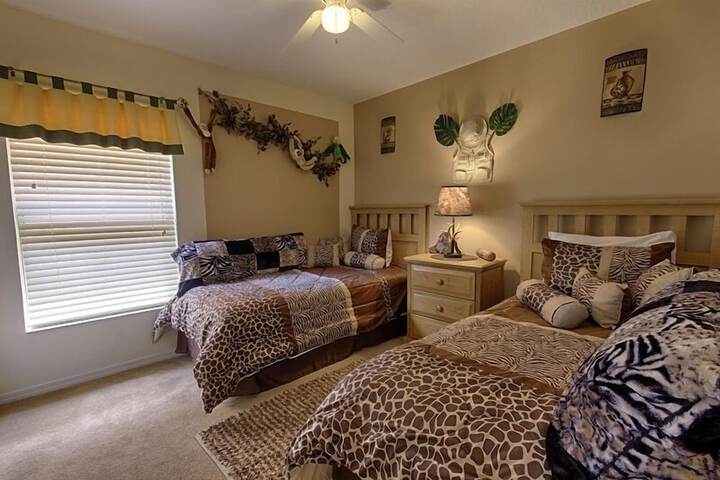 Room 7 of 24