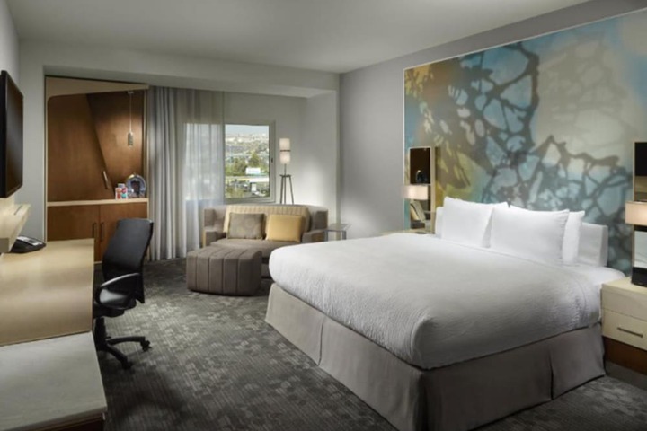 Room 4 of 38