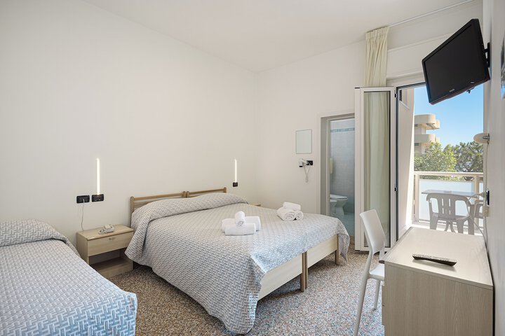 Room 7 of 30
