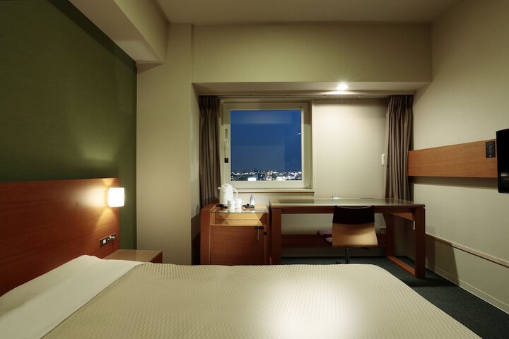 Room 17 of 46