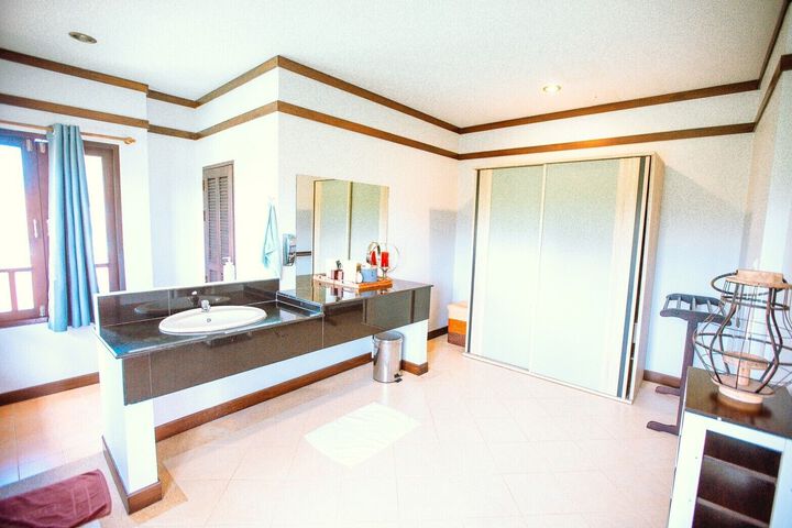 Room 90 of 97
