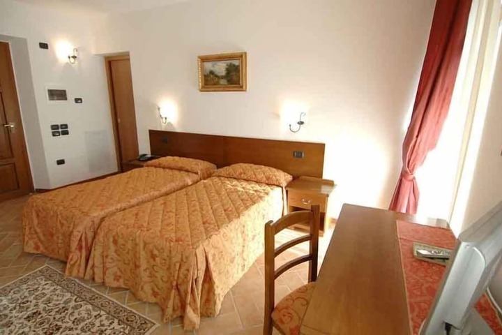 Room 20 of 82
