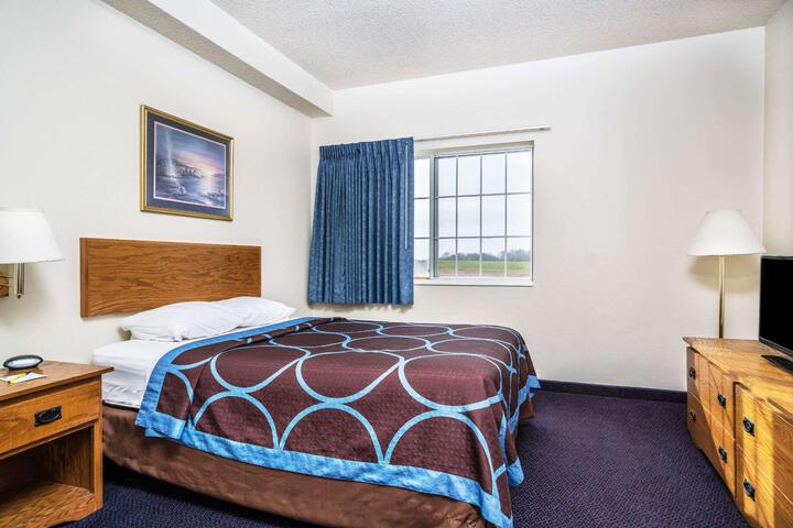 1 King Bed (9 of 15)