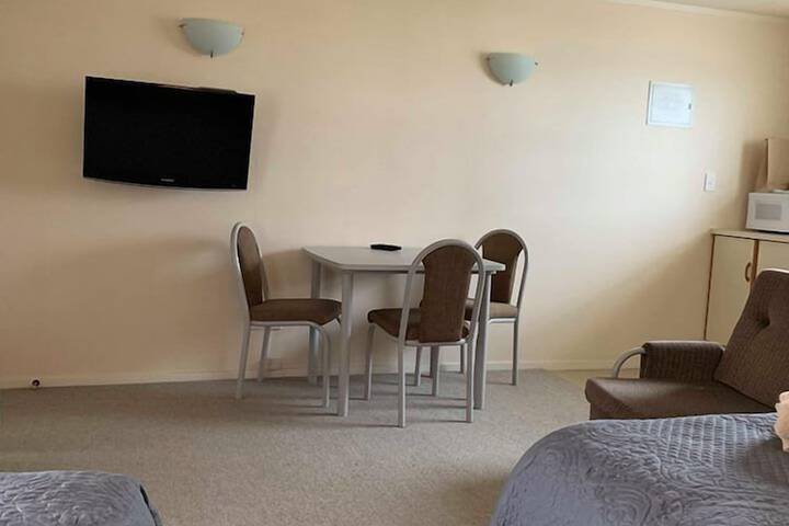 Room 10 of 32