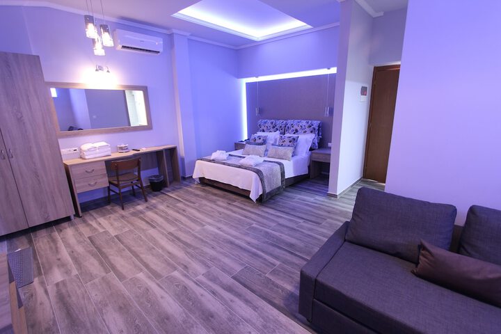 Room 10 of 85