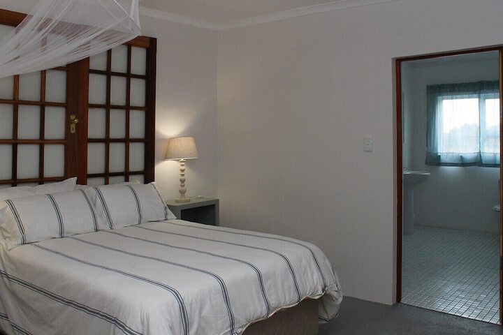 Room 6 of 62