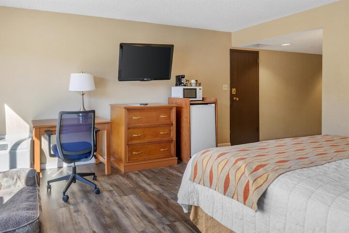 Room 16 of 49