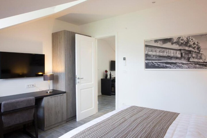 Room 13 of 229