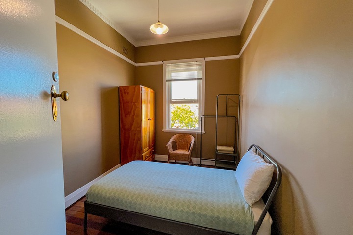 Room 5 of 19