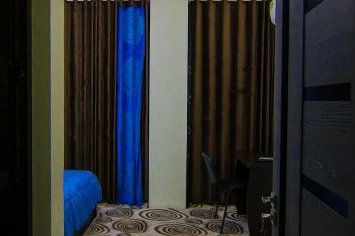 Room 11 of 53
