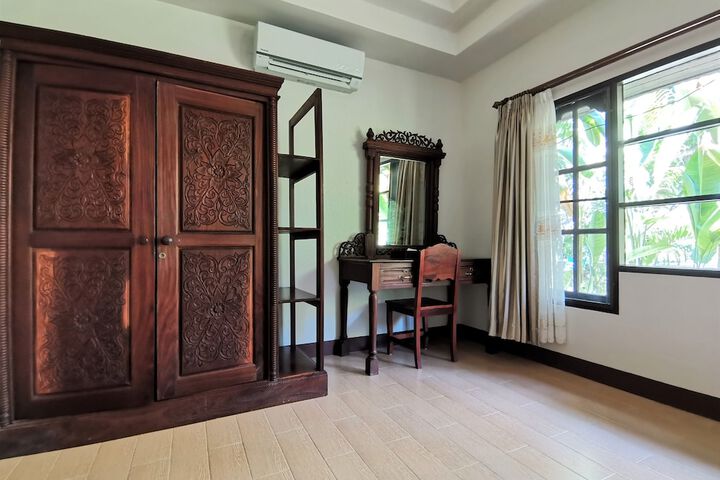Room 10 of 60