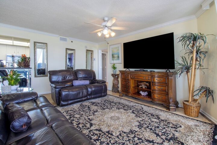 Stunning Gulf 2BR Pools Spa, Balcony