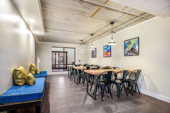 Breakfast area