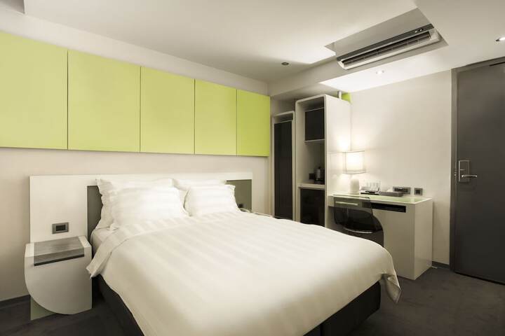 Room 9 of 64