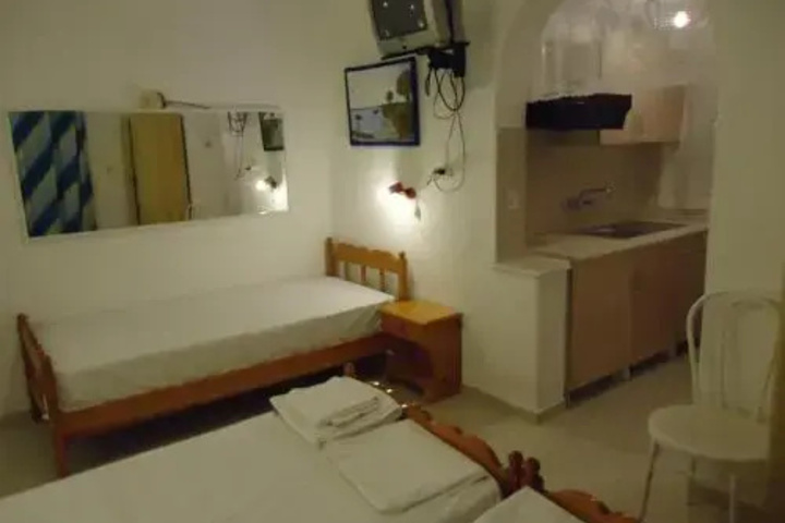 Room 4 of 18