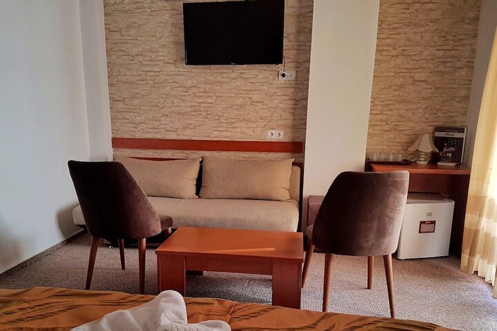 Room 5 of 59