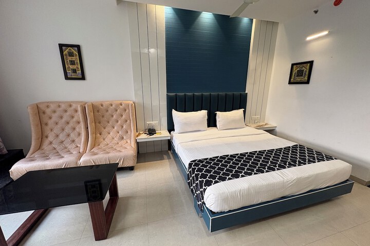 Room 18 of 43