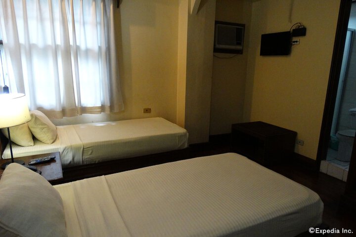 Room 10 of 83