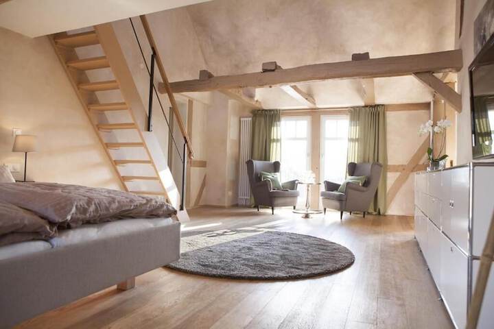 Room 11 of 23
