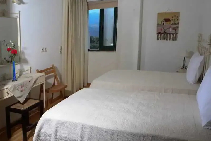 Room 3 of 9