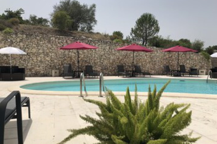 Pool 10 of 15