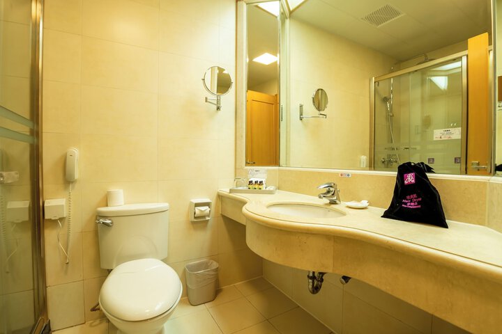 Room 15 of 26
