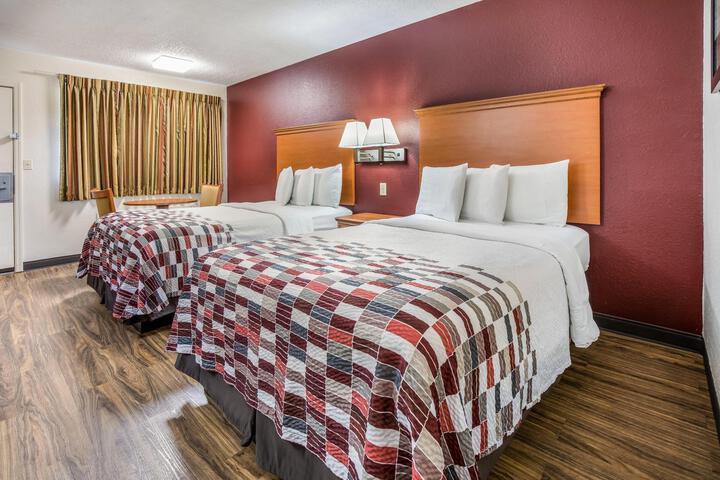 Deluxe Queen Bed Smaller Room Upper Floor (8 of 19)