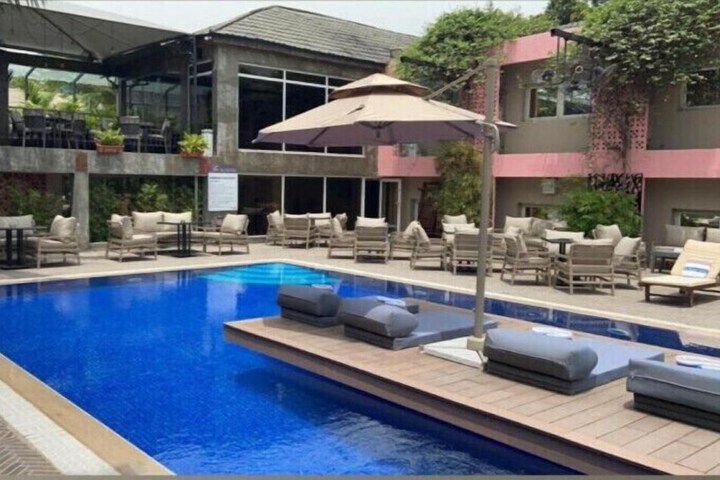 Pool 11 of 20