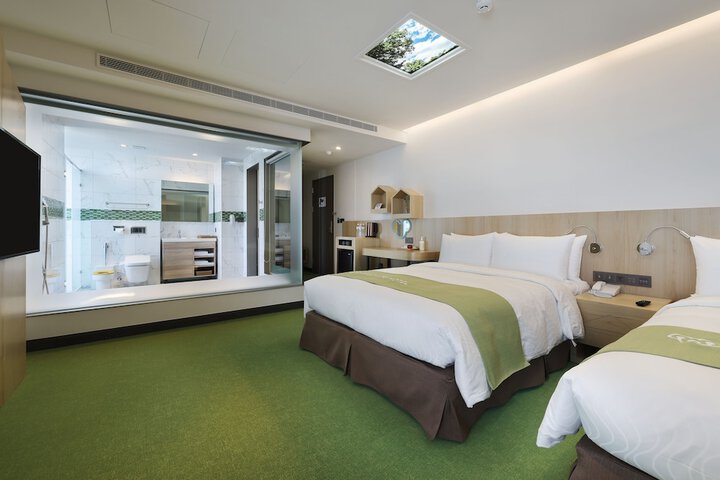 Room 10 of 60