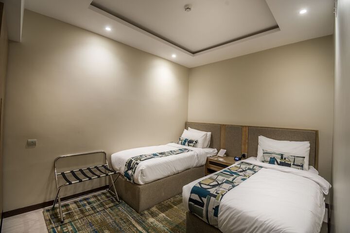 Room 15 of 74