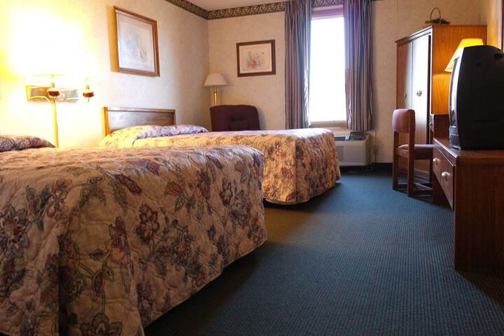 Room 7 of 16