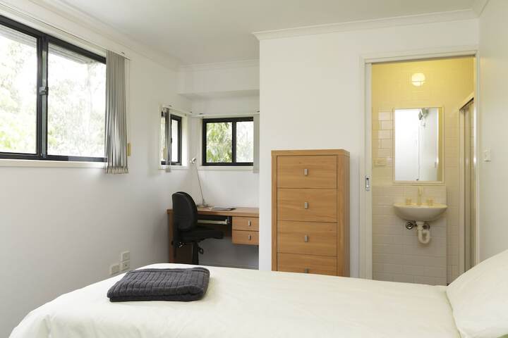Room 38 of 252