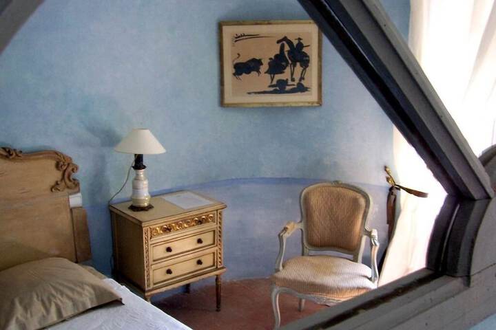 Room 7 of 30