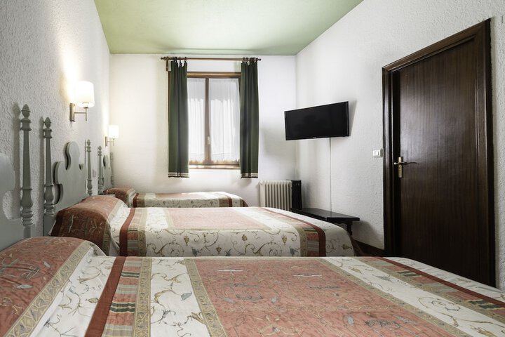 Room 4 of 39