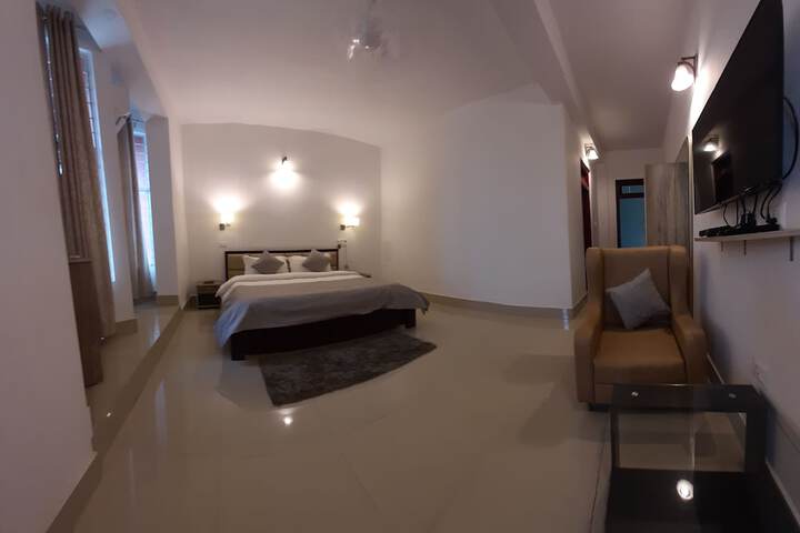 Room 7 of 42