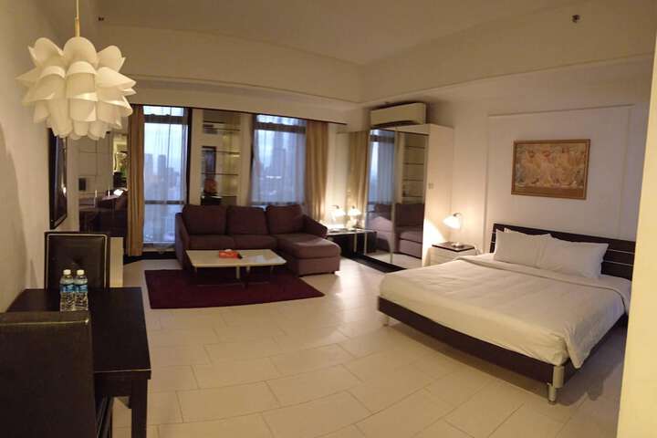 Room 17 of 47