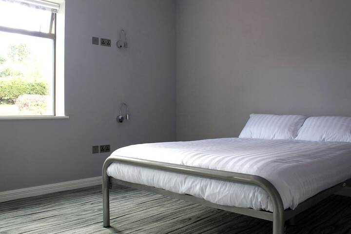 Room 6 of 16